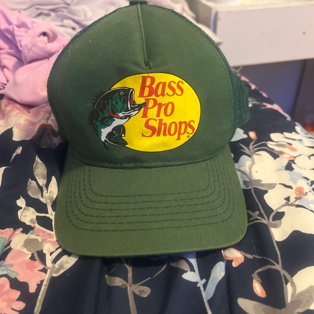 Bass Pro Shops Green and Yellow Fish